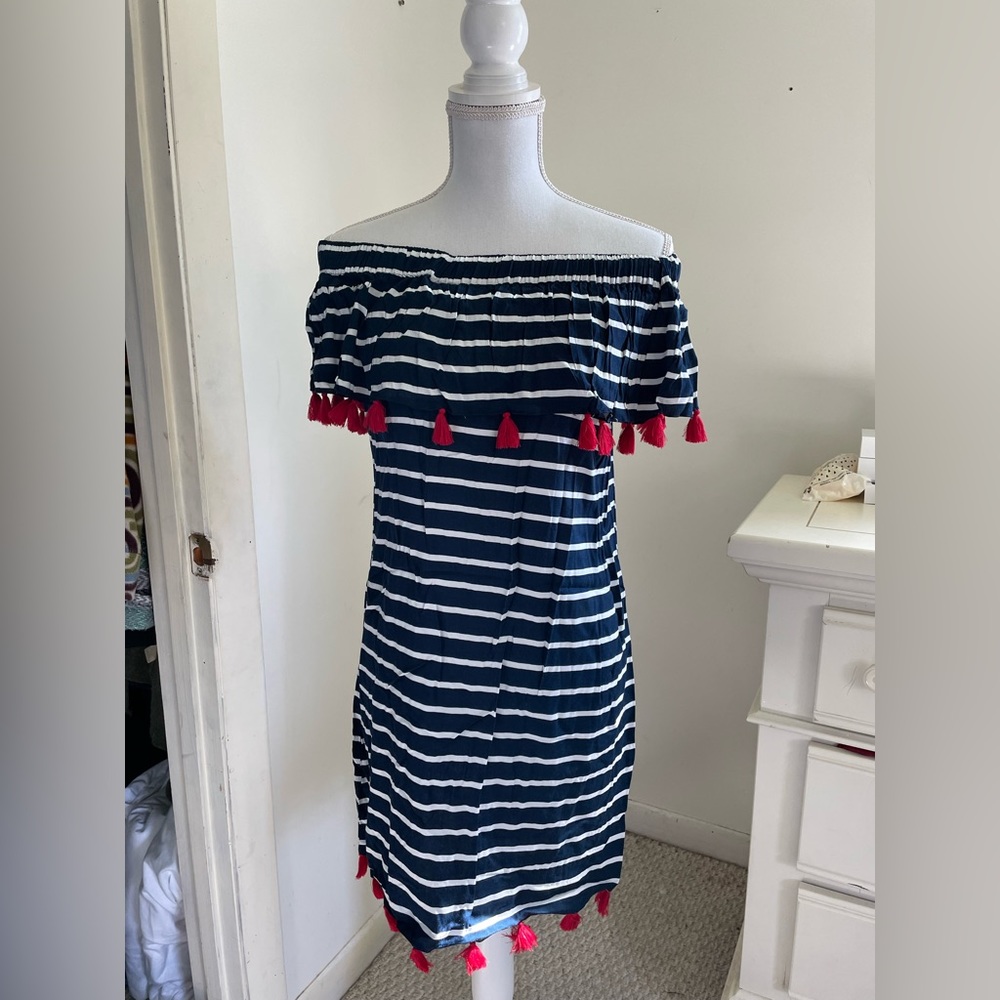 Summer dress with red tassels